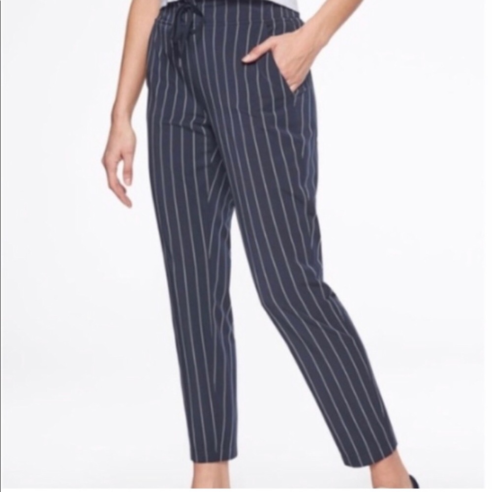 Like new Athleta Striped Midtown Ankle Drawstring